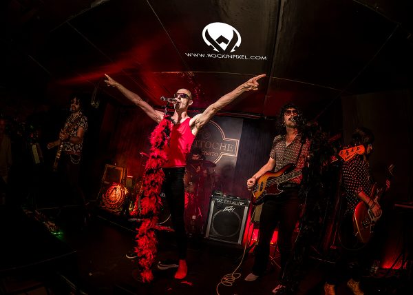 Los Autenticos Farsantes