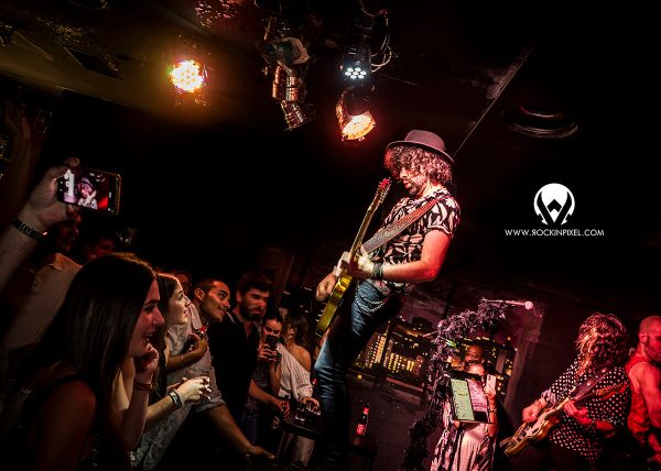 Los Autenticos Farsantes