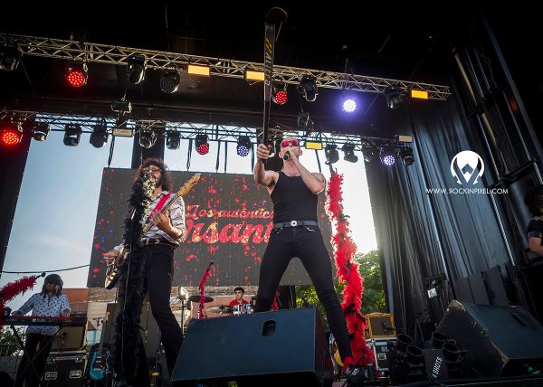 Los Autenticos Farsantes