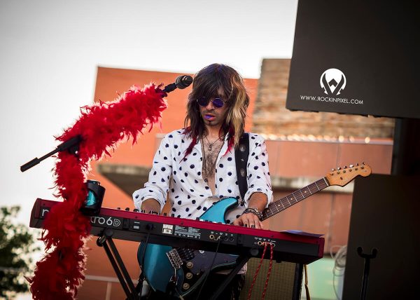 Los Autenticos Farsantes